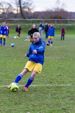 Bild 46 - B-Juniorinnen TSV Gnutz o.W. - SV Henstedt Ulzburg II : Ergebnis: ca. 5:0